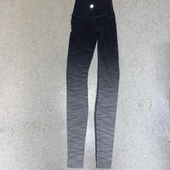 Lululemon Size 2 Black Grey White Ombré Leggings - Picture 2 of 5